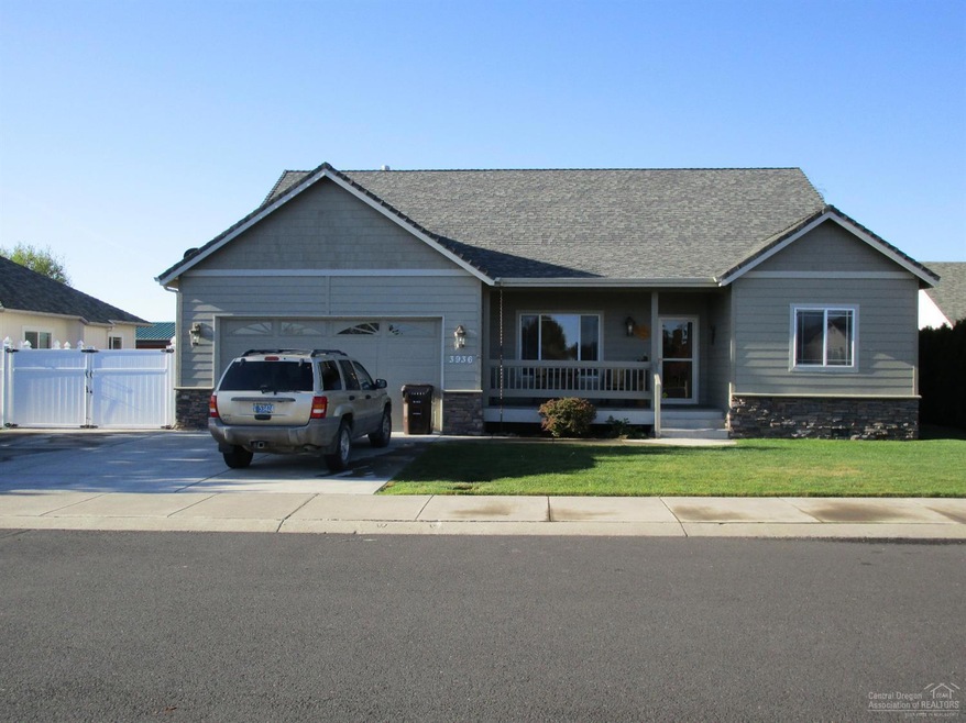 3936 SW Sam Snead Ct, Redmond, OR 97756 - photo 1