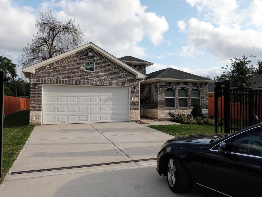 853 Ringold St, Houston, TX 77088 - photo 1