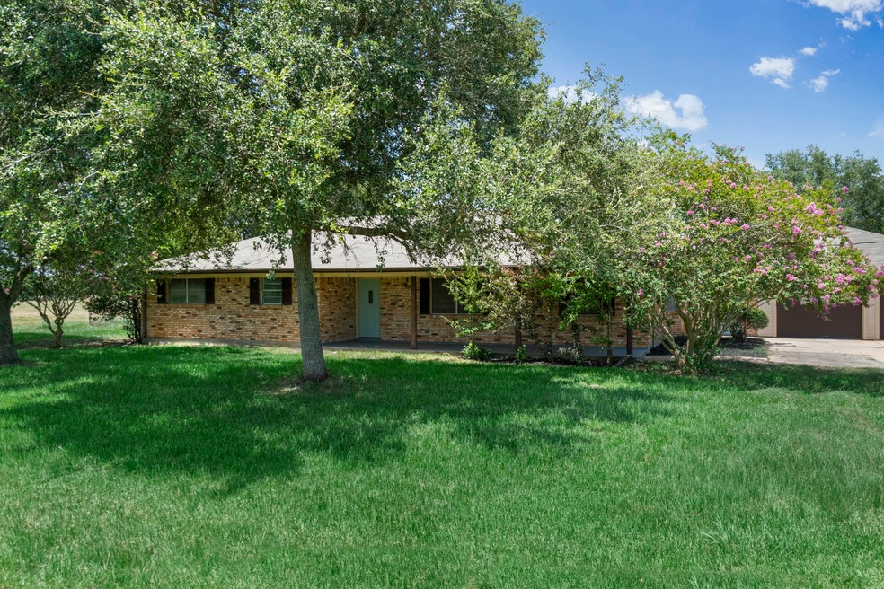 6307 Kamas Ln, Needville, TX 77461 - photo 1