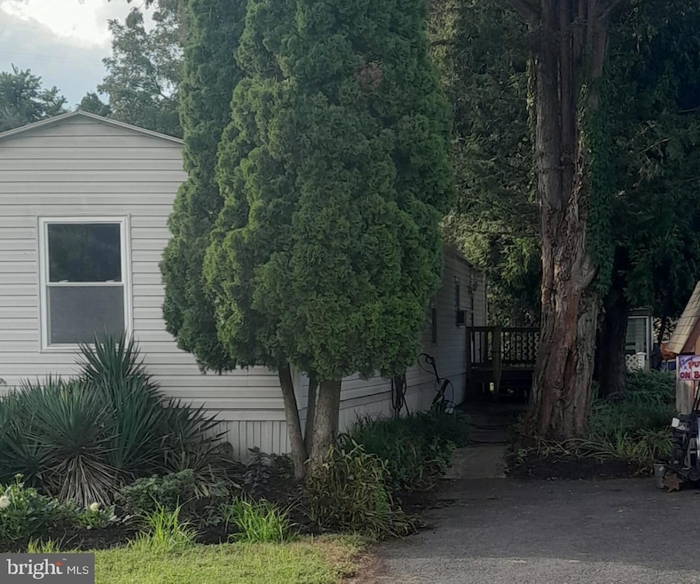 14 Red Cliff Village Ln, Upper Black Eddy, PA 18972 - photo 1