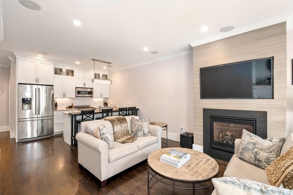 279 W 3rd St unit 1, Boston, MA 02127 - photo 1