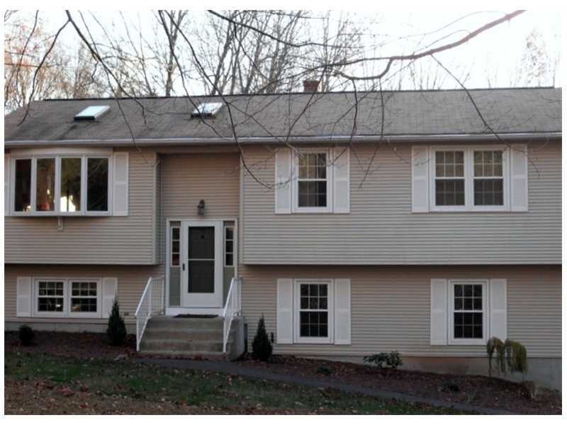 233 Old Oxford Rd, North Smithfield, RI 02896 - photo 1