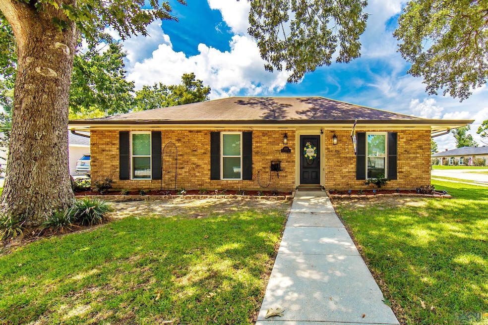 2807 Broadmoor Ave, Houma, LA 70364 - photo 1