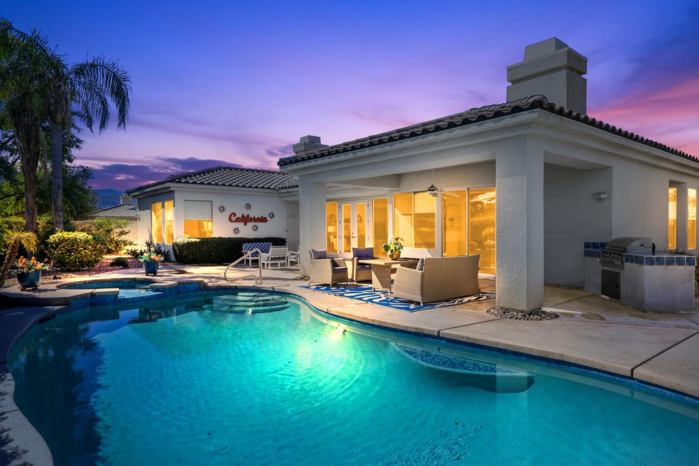 6 Yorkshire Ct