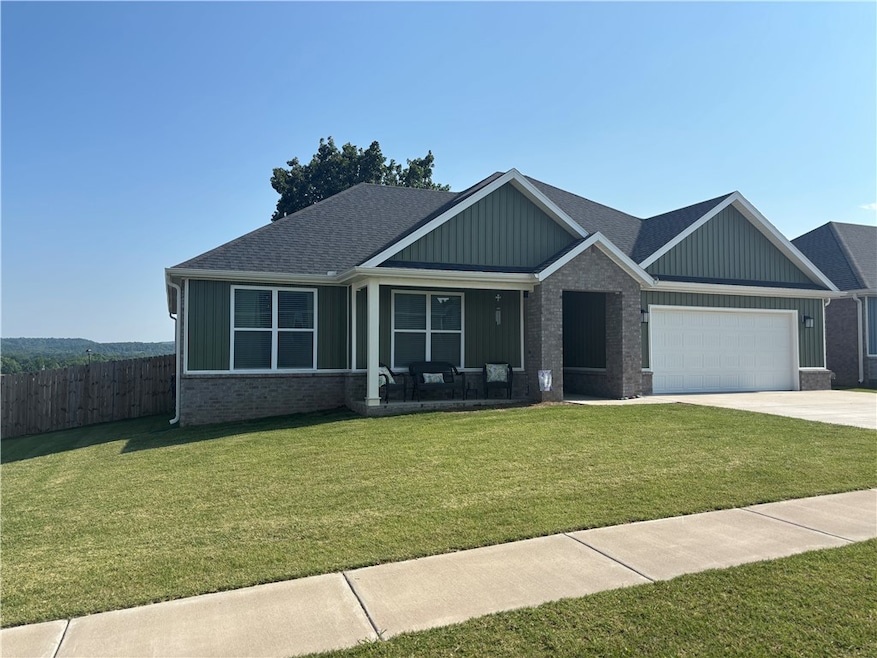 951 E Buchanan St, Prairie Grove, AR 72753 - photo 1