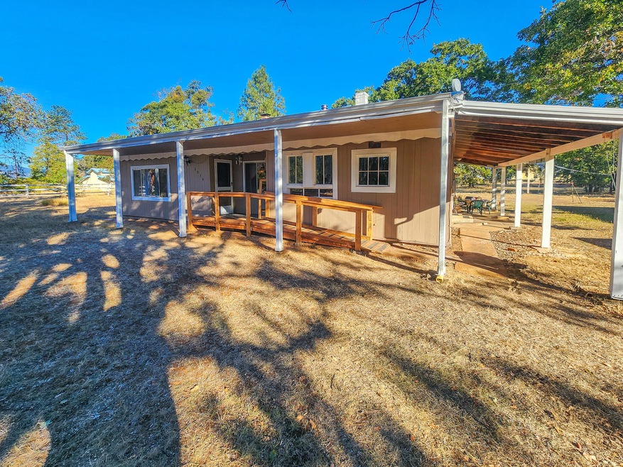 2034 Carton Way, Grants Pass, OR 97526 - photo 1