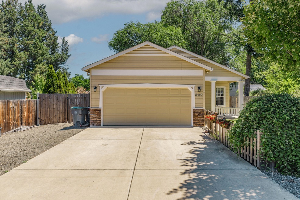 3110 Bursell Rd, Central Point, OR 97502 - photo 1