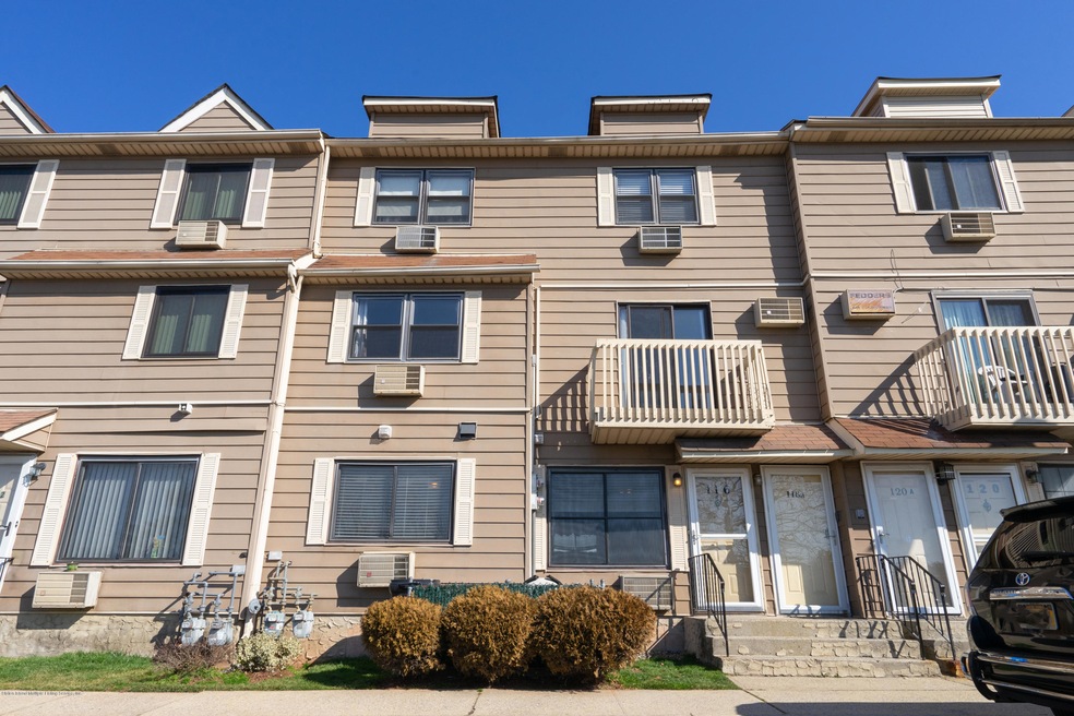116A Lamped Loop unit 78, Staten Island, NY 10314 - photo 1