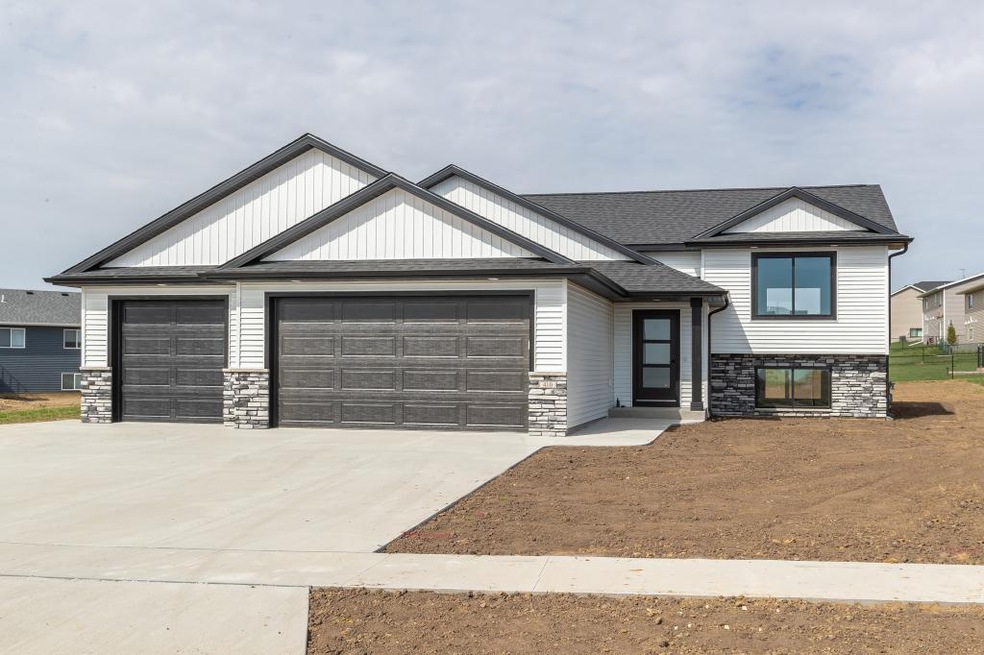410 Keystone Dr NE-3