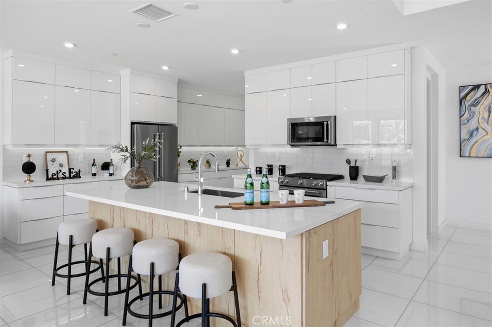 Sold $1,015,000 • Co-Listing Agent