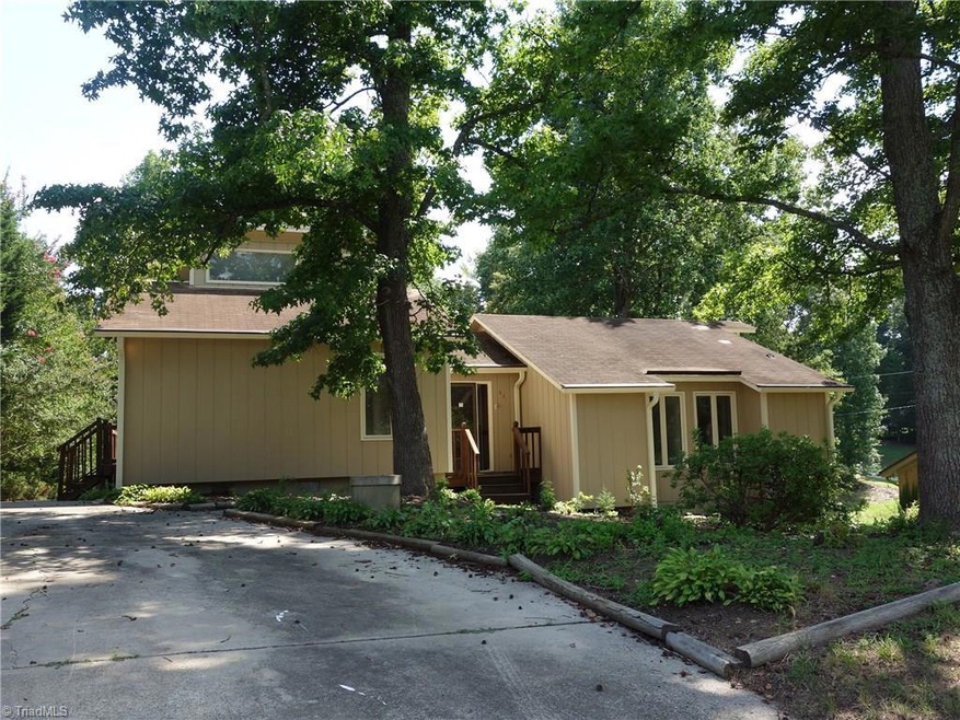 2311 Burnette Dr, Greensboro, NC 27406 - photo 1