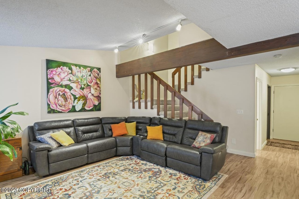 Living Rm #2- 3427 Corvus