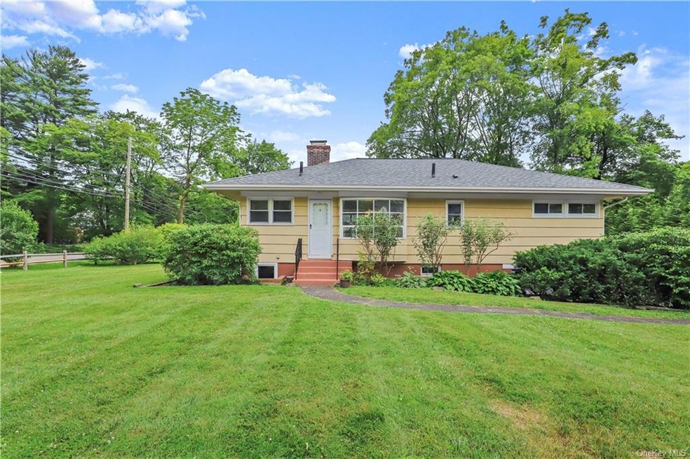 2 Otsego Rd, Pleasantville, NY 10570 - photo 1