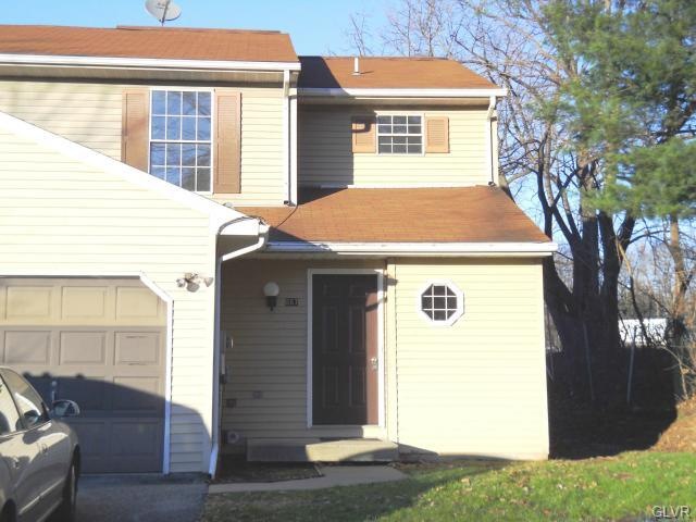 867 Maryland Ct, Whitehall, PA 18052 - photo 1