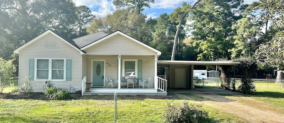 612 Hospital St, Tomball, TX 77375 - photo 1