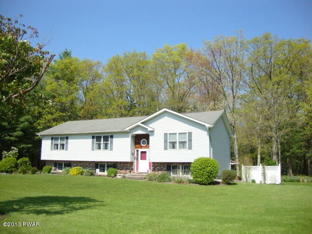 482 Rowland Rd, Greeley, PA 18425 - photo 1