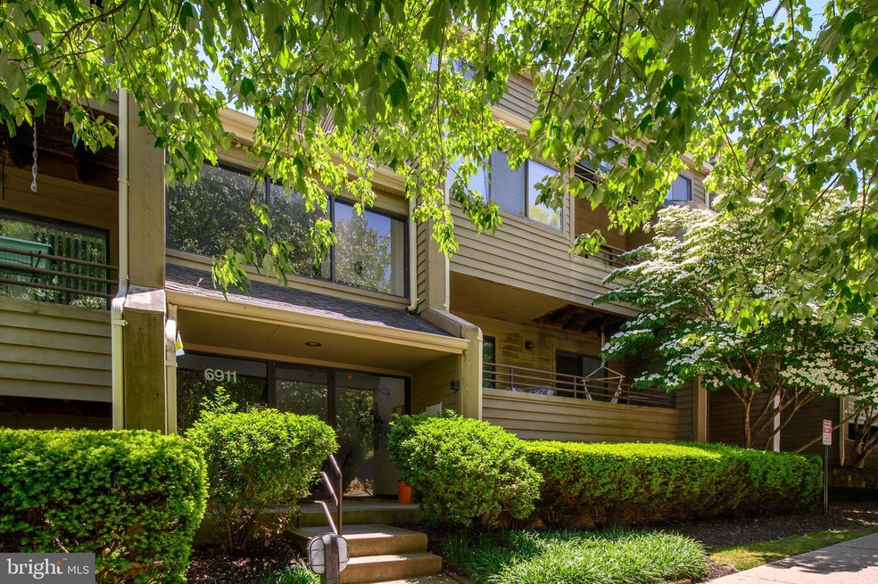 6911 Jones View Dr unit 2B, Baltimore, MD 21209 - photo 1