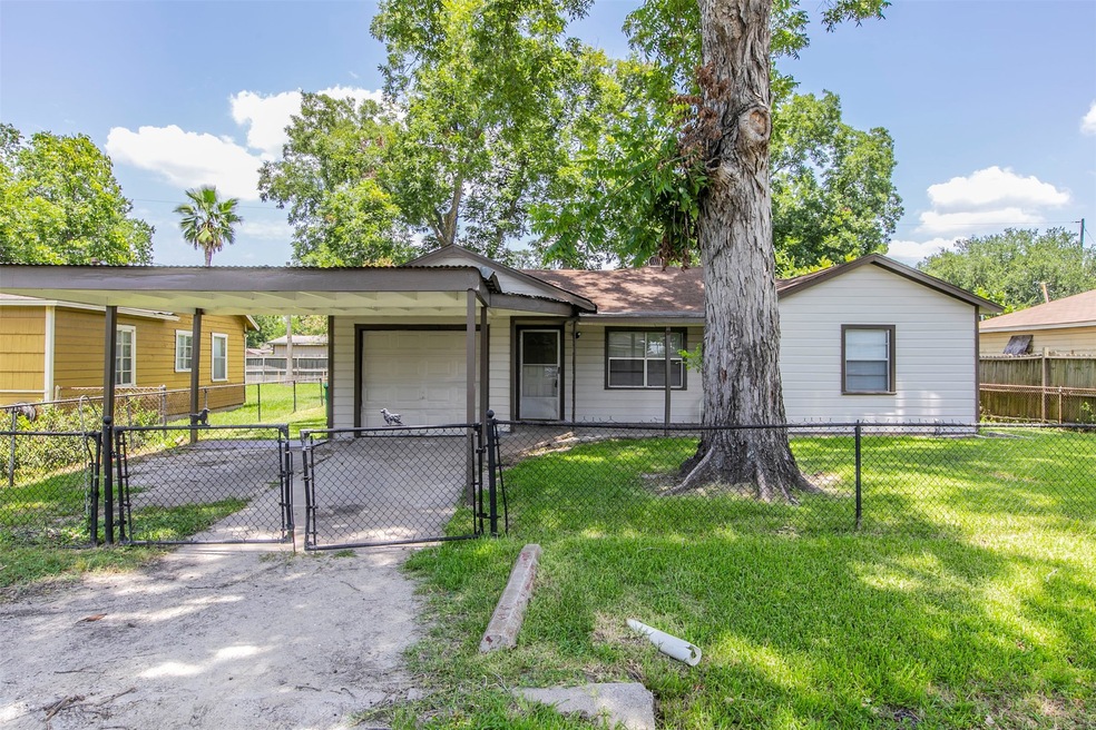 7637 Delavan Dr, Houston, TX 77028 - photo 1