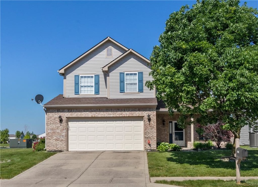 2730 Longleaf Dr, Greenwood, IN 46143 - photo 1