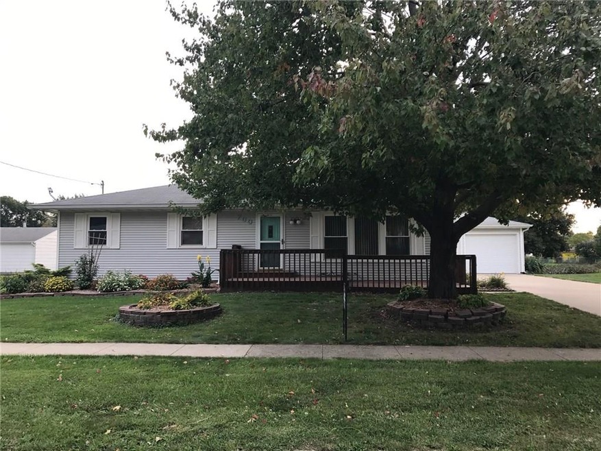 700 E 10th St N, Newton, IA 50208 - photo 1