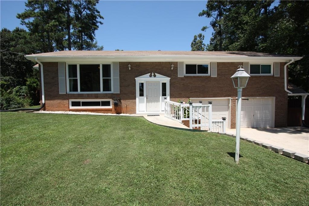 3 sided brick home - large lot - cul-de-sac street
