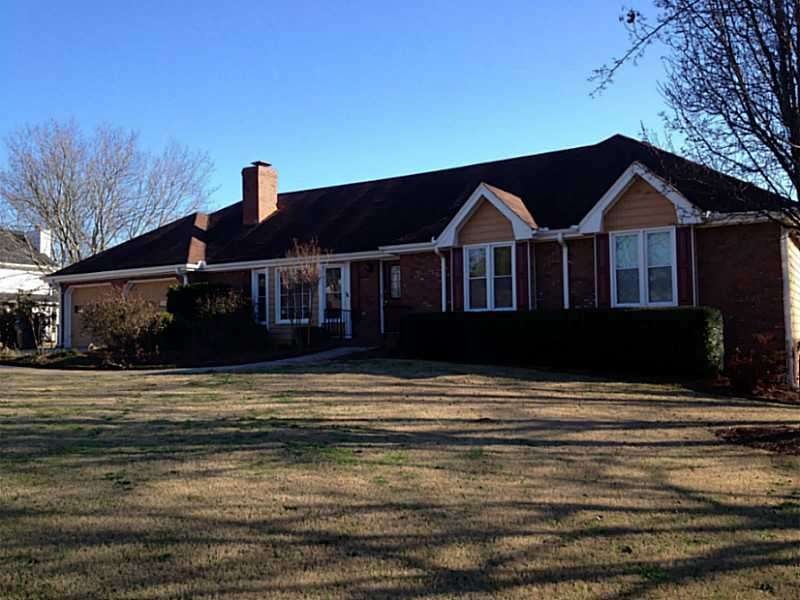 Exterior Front. 1076 lAKERIDGE CT