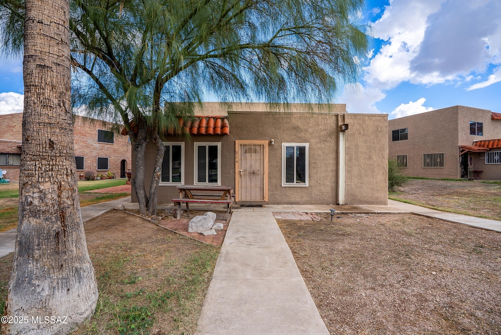 6774 E Calle la Paz unit A, Tucson, AZ 85715 - photo 1