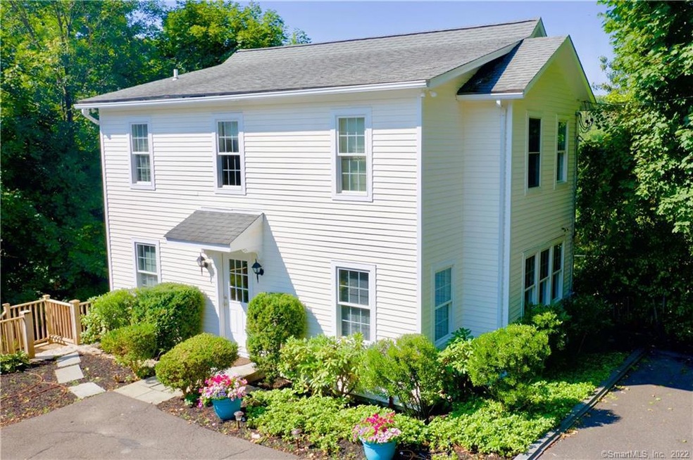 43 Garibaldi Ln, New Canaan, CT 06840 - photo 1