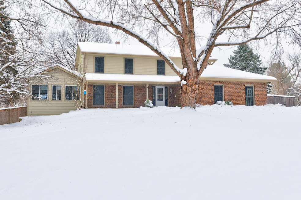 3901 Weathervane Ln, Crystal Lake, IL 60012 - photo 1