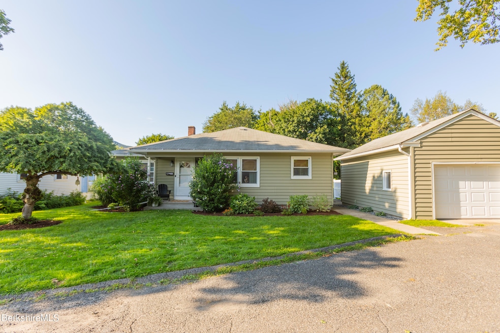 8 Mckinley St, Adams, MA 01220 - photo 1