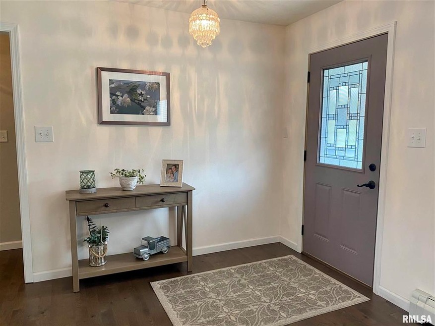 888 S State St, Lincoln, IL 62656 - photo 1