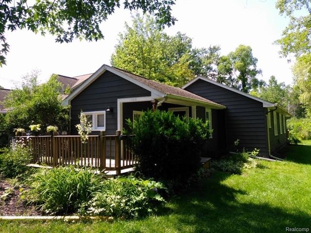 Front view 3 (800x600).jpg
