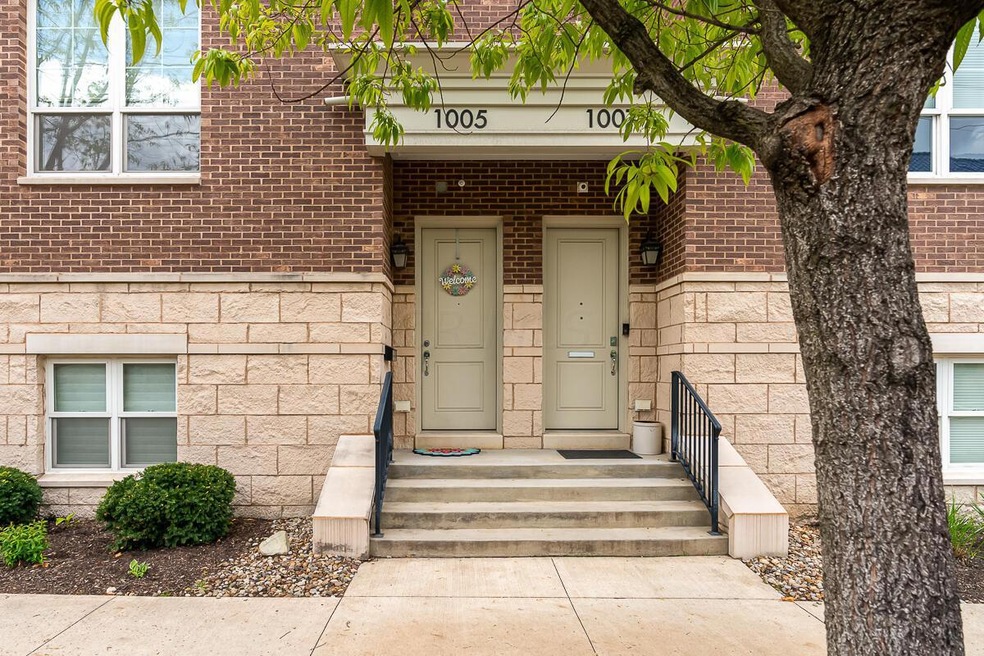 1005 Dennison