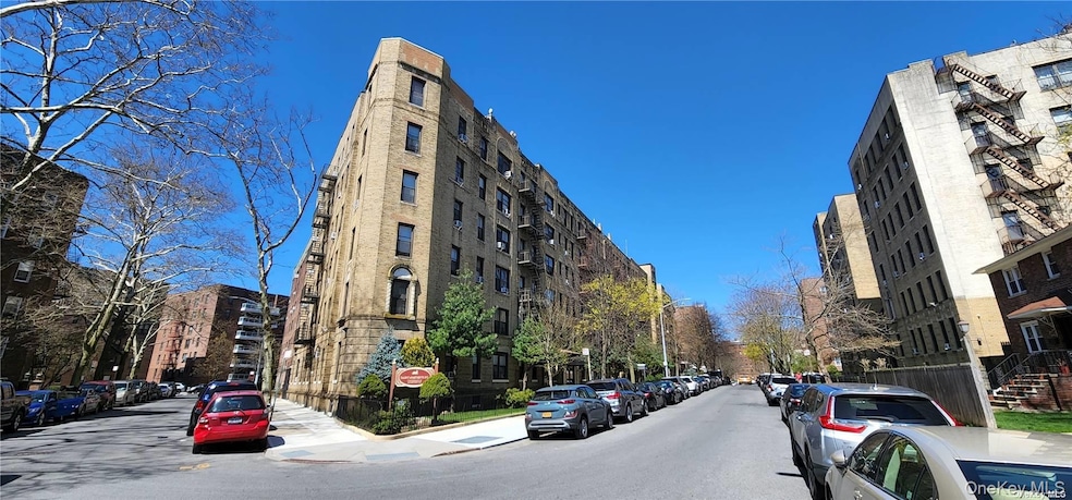 83-74 Talbot St unit 2-A, Kew Gardens, NY 11415 - photo 1