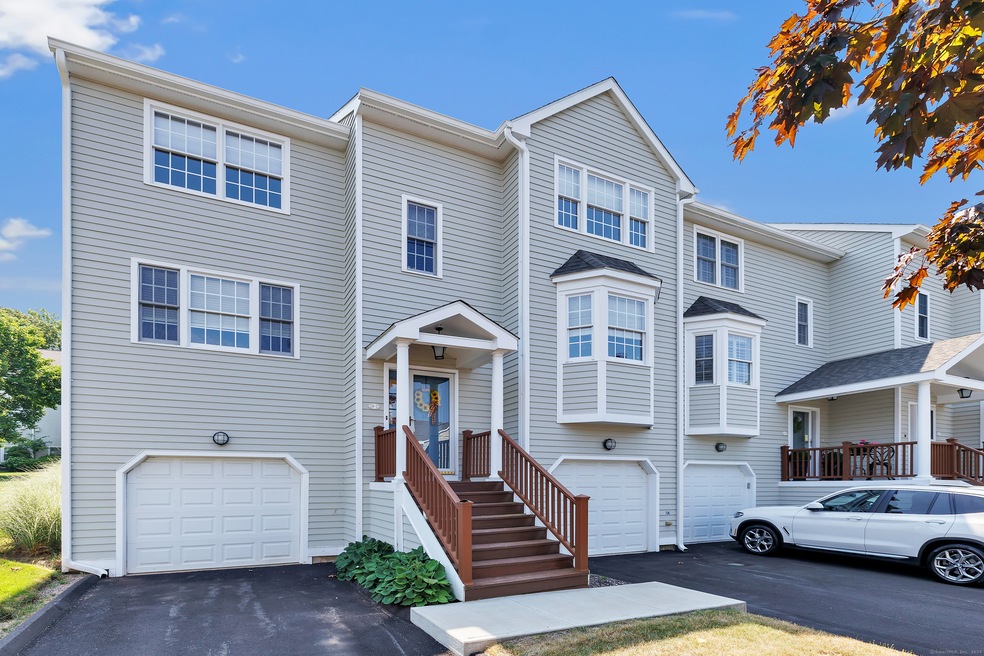 19 Saint Andrews Cir unit 1, Wallingford, CT 06492 - photo 1