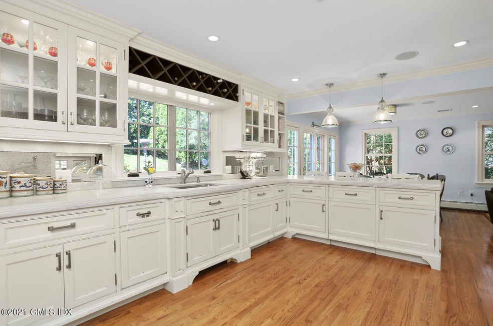 18 Coventry Ln, Riverside, CT 06878 - photo 1