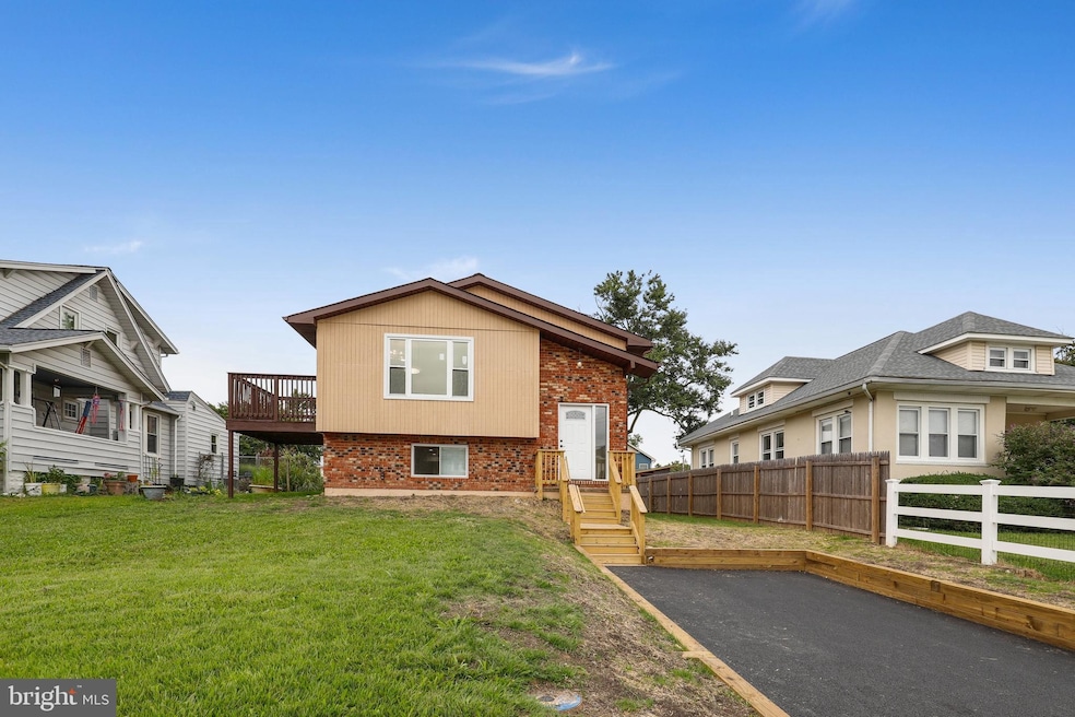 102 1st Ave S, Glen Burnie, MD 21061 - photo 1