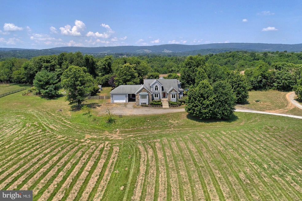 18001 Tranquility Rd, Purcellville, VA 20132 - photo 1