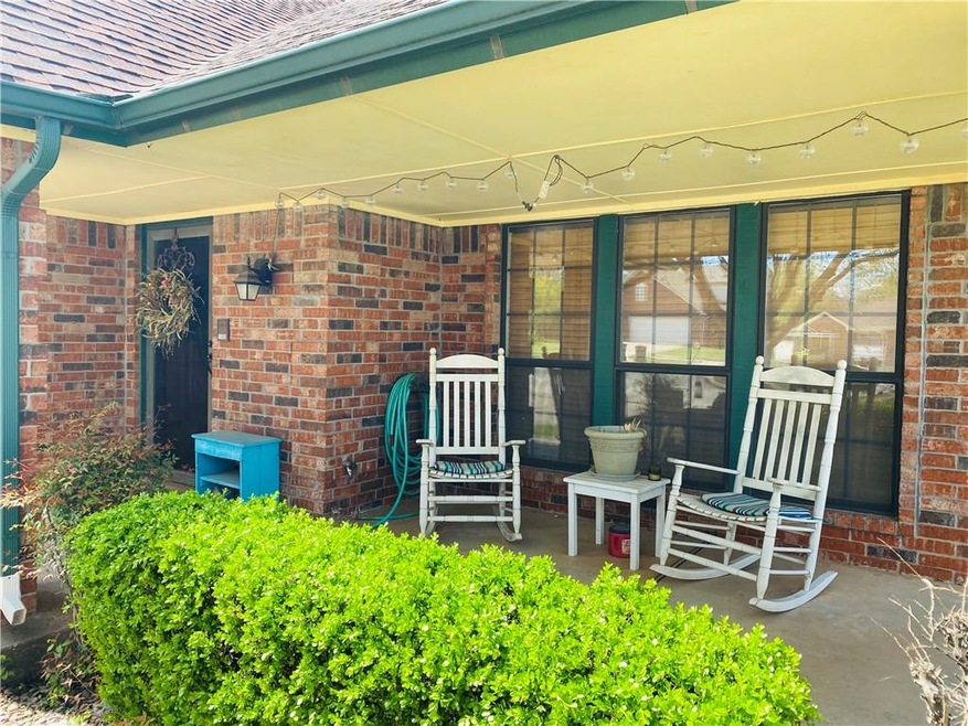 1131 NE 9th Ct, Moore, OK 73160 - photo 1