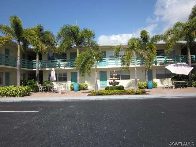 975 9th Ave S unit 15, Naples, FL 34102 - photo 1