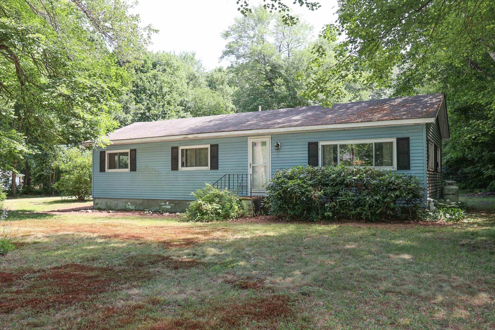 17 Farmer Rd, Hooksett, NH 03106 - photo 1