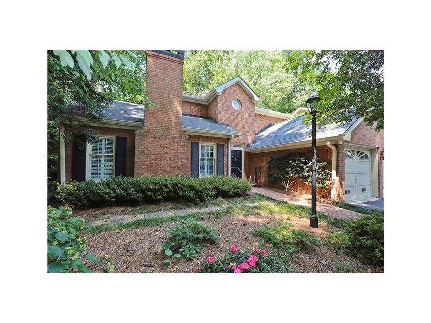 Elegant traditional home in the heart of Vinings. 