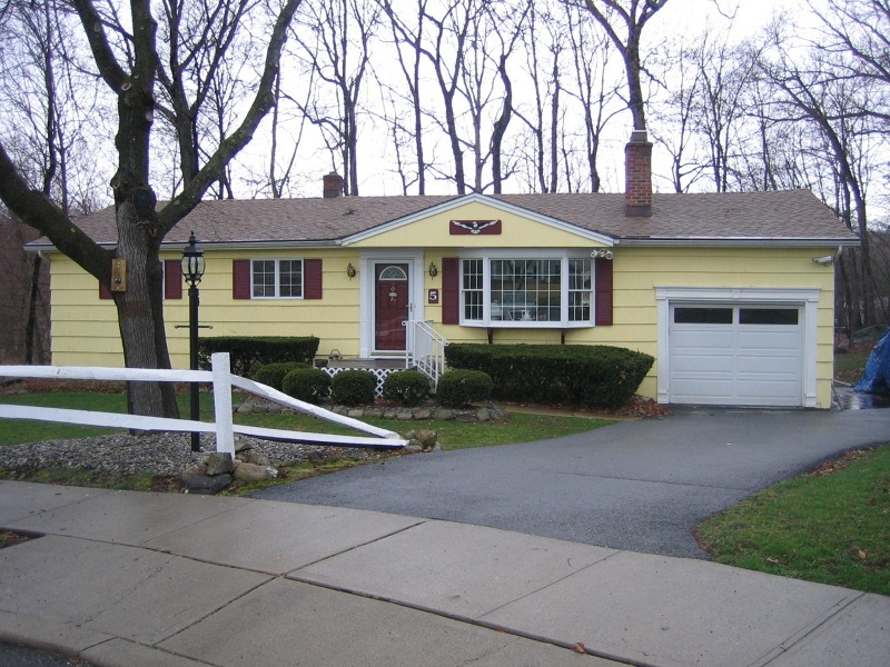 5 Pops Ct, Oak Ridge, NJ 07438 - photo 1