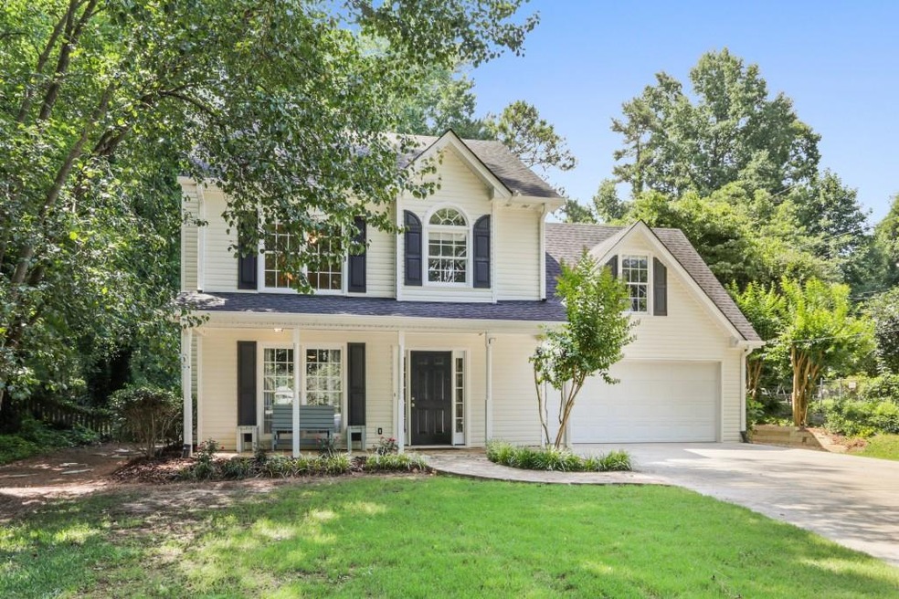 Lovely Home with porch