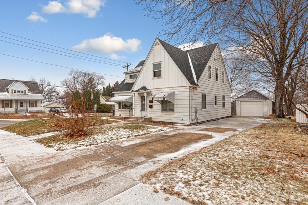 152 W University St, Owatonna, MN 55060 - photo 1