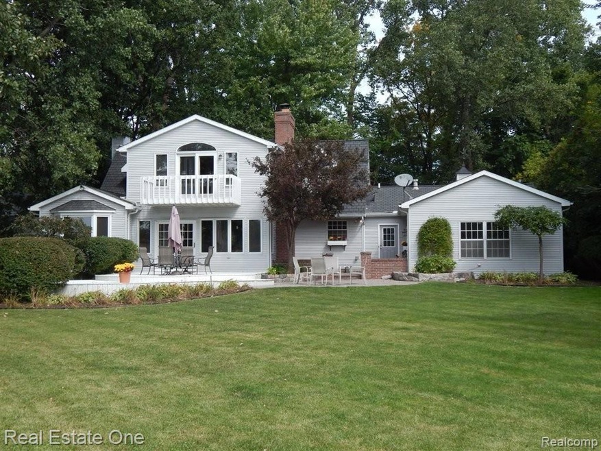 5049 Elizabeth Lake Road