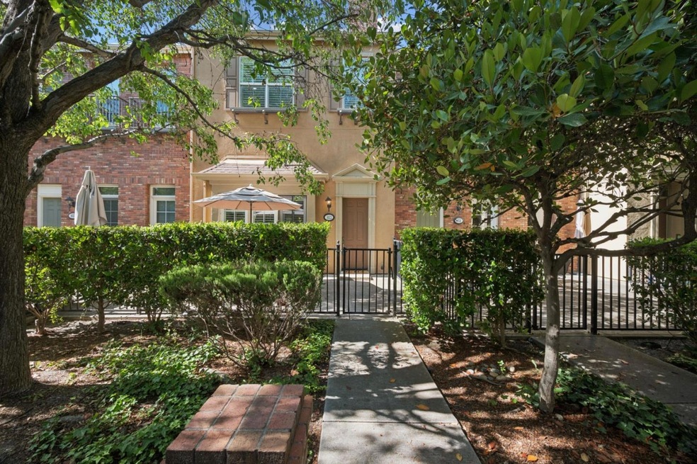 Sold $1,225,000 • Co-Listing Agent