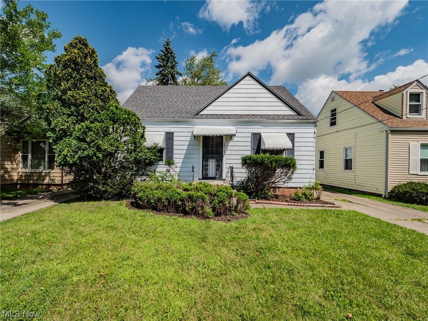 19121 Raymond St, Maple Heights, OH 44137 - photo 1