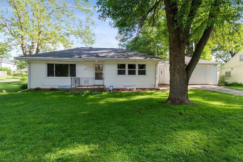 2300 11th Ave SE, Cedar Rapids, IA 52403 - photo 1