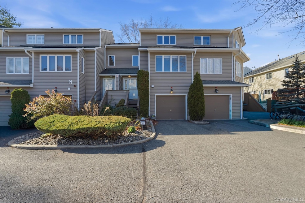 For Sale $479,900 • Co-Listing Agent